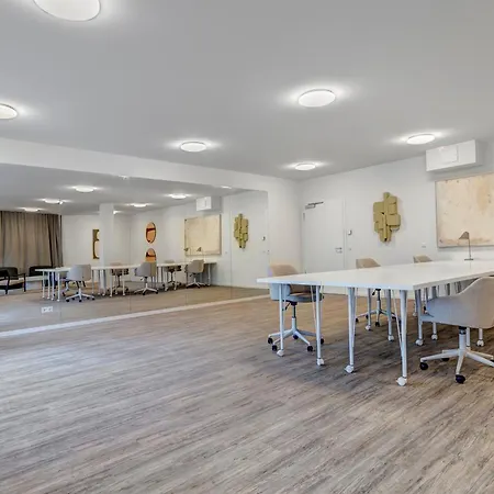 A8 - Komfortables Mit Zwei Baedern, Ueberdachtem Balkon & Ruhiger Lage Inmitten Der Im 